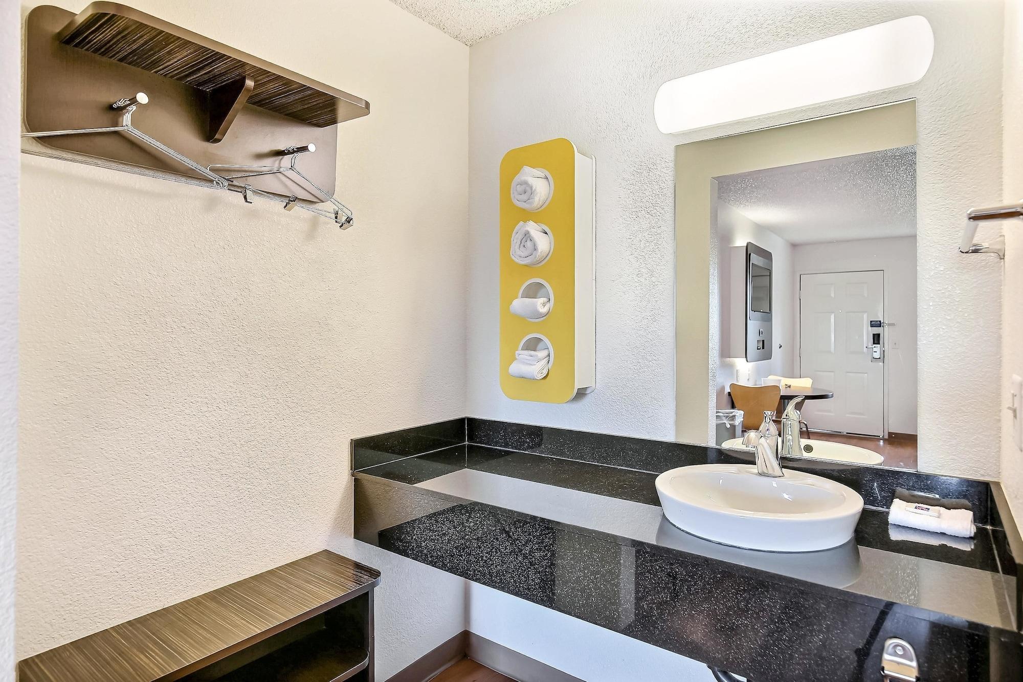 Motel 6-Oakland, Ca - Embarcadero Екстериор снимка