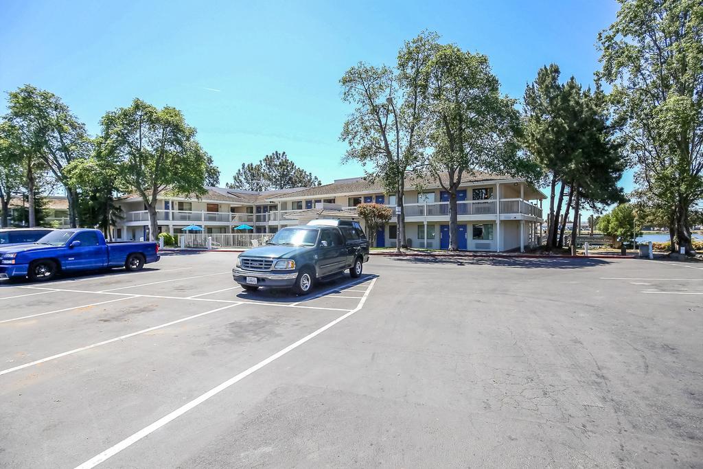 Motel 6-Oakland, Ca - Embarcadero Екстериор снимка