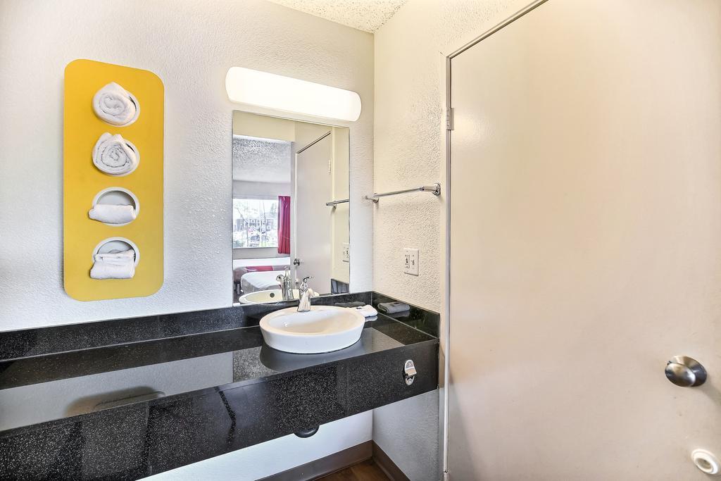 Motel 6-Oakland, Ca - Embarcadero Екстериор снимка