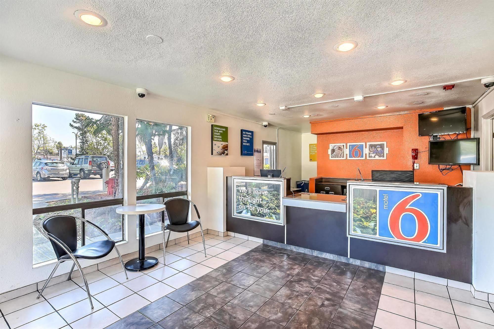 Motel 6-Oakland, Ca - Embarcadero Екстериор снимка
