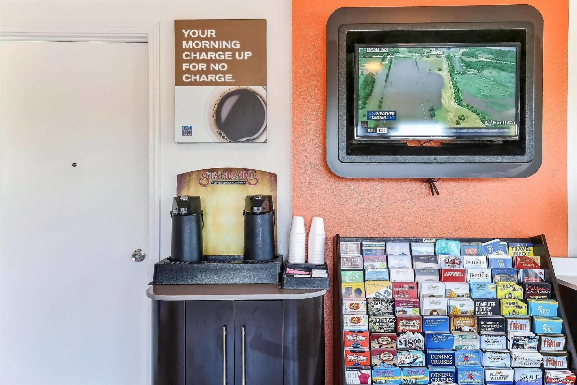 Motel 6-Oakland, Ca - Embarcadero Екстериор снимка